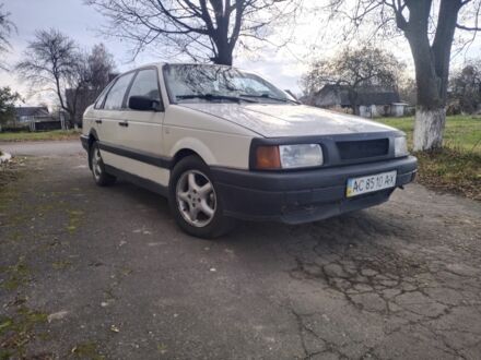 Белый Фольксваген Пассат, объемом двигателя 0 л и пробегом 320 тыс. км за 650 $, фото 1 на Automoto.ua