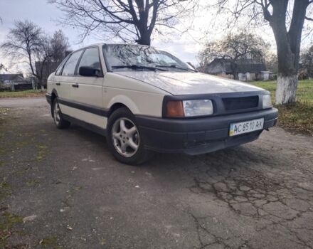 Белый Фольксваген Пассат, объемом двигателя 0 л и пробегом 320 тыс. км за 650 $, фото 1 на Automoto.ua