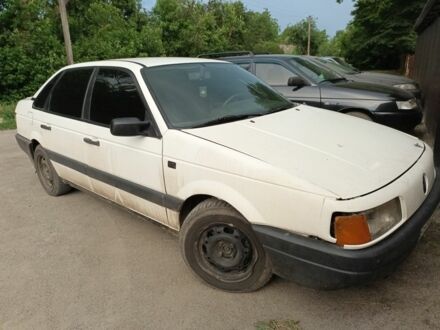 Фольксваген Пассат 1989 в Ахтырке на Automoto.ua Белый Фольксваген Пассат, объемом двигателя 1.6 л и пробегом 180 тыс. км за 1200 $, фото 1 на Automoto.ua