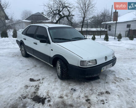 Белый Фольксваген Пассат, объемом двигателя 1.6 л и пробегом 510 тыс. км за 2300 $, фото 1 на Automoto.ua