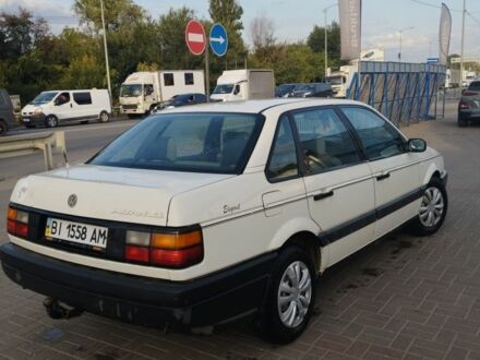 Фольксваген Пассат 1990 в Полтаве на Automoto.ua Белый Фольксваген Пассат, объемом двигателя 1.8 л и пробегом 240 тыс. км за 950 $, фото 1 на Automoto.ua