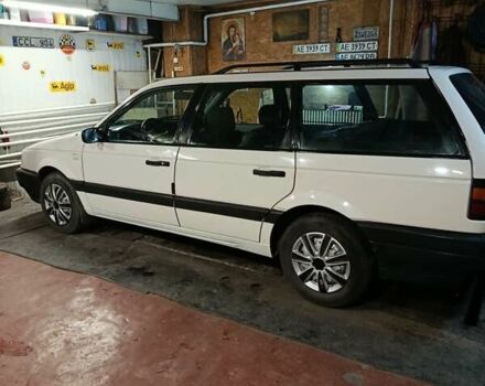 Белый Фольксваген Пассат, объемом двигателя 8 л и пробегом 270 тыс. км за 2500 $, фото 1 на Automoto.ua