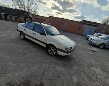 Белый Фольксваген Пассат, объемом двигателя 1.8 л и пробегом 375 тыс. км за 1665 $, фото 1 на Automoto.ua