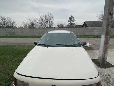 Білий Фольксваген Пассат, об'ємом двигуна 1.6 л та пробігом 85 тис. км за 2300 $, фото 1 на Automoto.ua