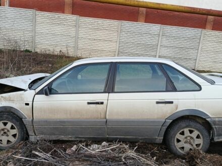 Белый Фольксваген Пассат, объемом двигателя 1.8 л и пробегом 200 тыс. км за 600 $, фото 1 на Automoto.ua