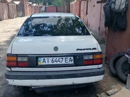 Белый Фольксваген Пассат, объемом двигателя 1.8 л и пробегом 450 тыс. км за 1700 $, фото 1 на Automoto.ua