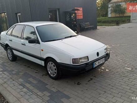 Фольксваген Пассат 1991 в Берестечко на Automoto.ua Белый Фольксваген Пассат, объемом двигателя 1.8 л и пробегом 297 тыс. км за 1400 $, фото 1 на Automoto.ua