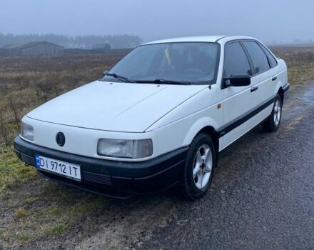 Белый Фольксваген Пассат, объемом двигателя 1.8 л и пробегом 307 тыс. км за 2500 $, фото 1 на Automoto.ua