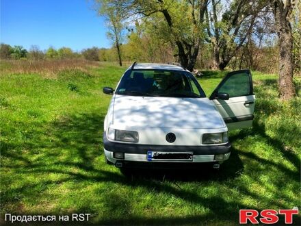 Фольксваген Пассат 1992 в Харькове на Automoto.ua Белый Фольксваген Пассат, объемом двигателя 2 л и пробегом 351 тыс. км за 3000 $, фото 1 на Automoto.ua