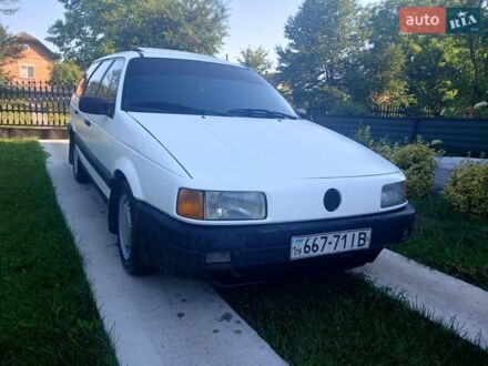 Фольксваген Пассат 1992 в Монастыриске на Automoto.ua Белый Фольксваген Пассат, объемом двигателя 1.8 л и пробегом 620 тыс. км за 1650 $, фото 1 на Automoto.ua