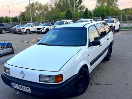 Фольксваген Пассат 1992 в Полтаве на Automoto.ua Белый Фольксваген Пассат, объемом двигателя 2 л и пробегом 241 тыс. км за 1500 $, фото 1 на Automoto.ua
