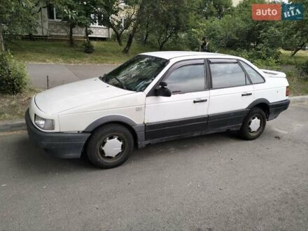 Фольксваген Пассат 1992 в Киеве на Automoto.ua Белый Фольксваген Пассат, объемом двигателя 2 л и пробегом 500 тыс. км за 1300 $, фото 1 на Automoto.ua
