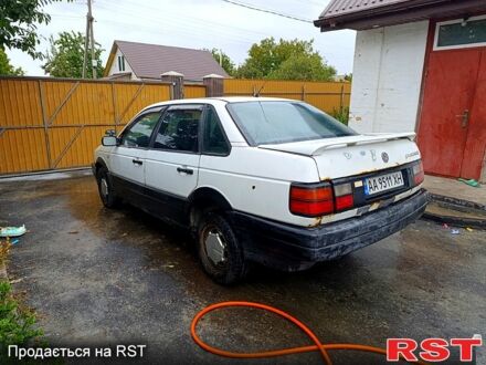 Білий Фольксваген Пассат, об'ємом двигуна 2 л та пробігом 235 тис. км за 1300 $, фото 1 на Automoto.ua