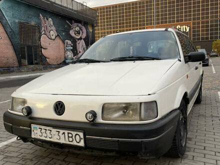 Білий Фольксваген Пассат, об'ємом двигуна 1.8 л та пробігом 341 тис. км за 1900 $, фото 1 на Automoto.ua