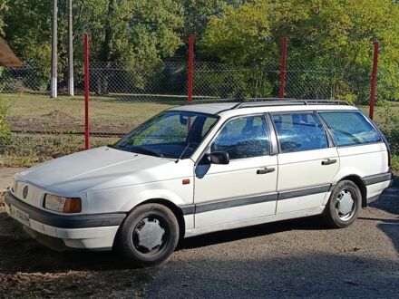 Белый Фольксваген Пассат, объемом двигателя 1.8 л и пробегом 330 тыс. км за 1800 $, фото 1 на Automoto.ua