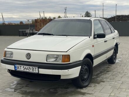 Фольксваген Пассат 1993 в Калуше на Automoto.ua Белый Фольксваген Пассат, объемом двигателя 1.8 л и пробегом 250 тыс. км за 1450 $, фото 1 на Automoto.ua
