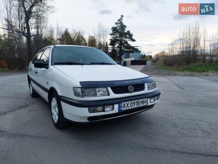 Фольксваген Пассат 1994 в Змиеве на Automoto.ua Белый Фольксваген Пассат, объемом двигателя 1.8 л и пробегом 414 тыс. км за 2700 $, фото 1 на Automoto.ua