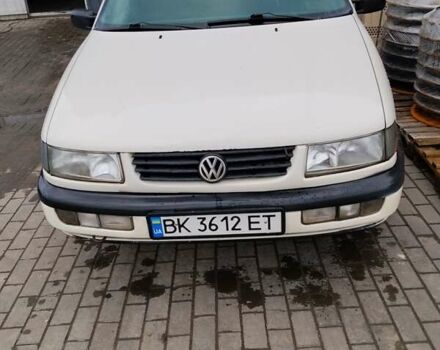Білий Фольксваген Пассат, об'ємом двигуна 1.98 л та пробігом 400 тис. км за 2100 $, фото 1 на Automoto.ua