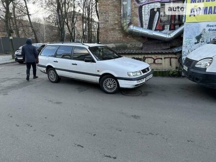 Білий Фольксваген Пассат, об'ємом двигуна 1.8 л та пробігом 320 тис. км за 2500 $, фото 1 на Automoto.ua