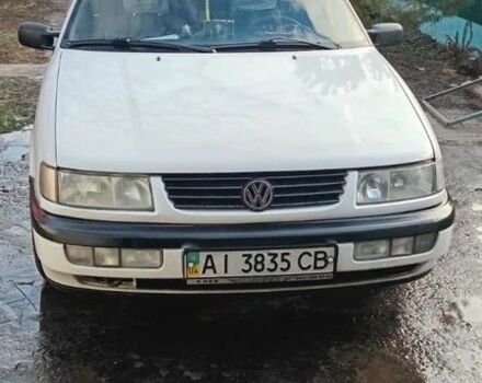 Белый Фольксваген Пассат, объемом двигателя 1.8 л и пробегом 380 тыс. км за 2750 $, фото 1 на Automoto.ua