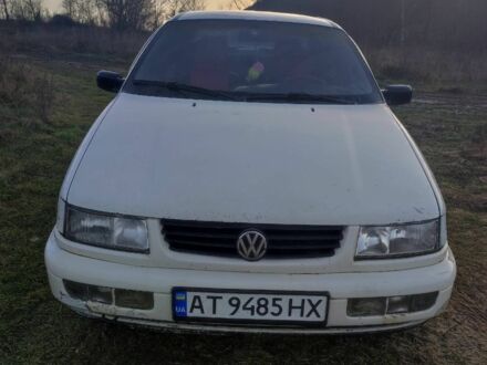 Белый Фольксваген Пассат, объемом двигателя 2 л и пробегом 200 тыс. км за 1550 $, фото 1 на Automoto.ua