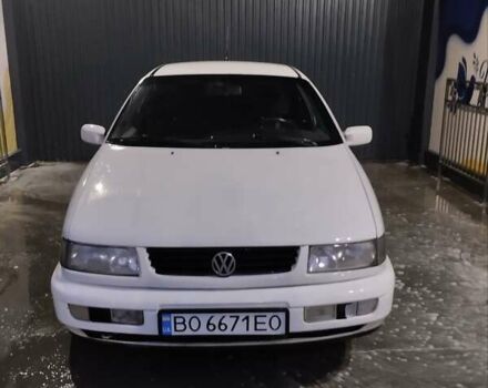 Белый Фольксваген Пассат, объемом двигателя 2 л и пробегом 220 тыс. км за 1800 $, фото 1 на Automoto.ua