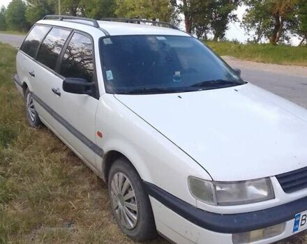 Білий Фольксваген Пассат, об'ємом двигуна 1.6 л та пробігом 408 тис. км за 1950 $, фото 1 на Automoto.ua
