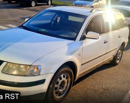 Белый Фольксваген Пассат, объемом двигателя 1.9 л и пробегом 350 тыс. км за 4000 $, фото 1 на Automoto.ua