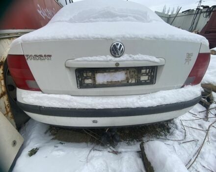 Белый Фольксваген Пассат, объемом двигателя 1.8 л и пробегом 350 тыс. км за 1350 $, фото 1 на Automoto.ua