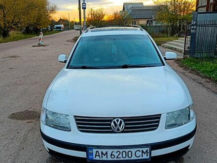 Белый Фольксваген Пассат, объемом двигателя 1.6 л и пробегом 458 тыс. км за 3700 $, фото 1 на Automoto.ua