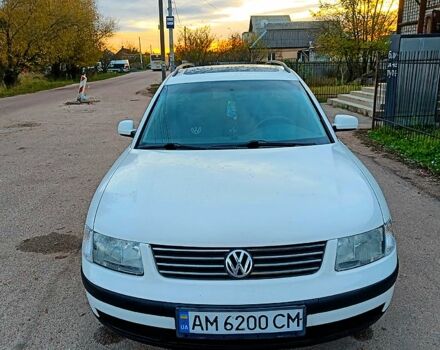 Белый Фольксваген Пассат, объемом двигателя 1.6 л и пробегом 458 тыс. км за 3700 $, фото 1 на Automoto.ua