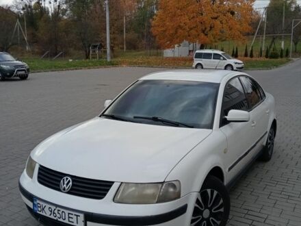 Білий Фольксваген Пассат, об'ємом двигуна 0 л та пробігом 320 тис. км за 2650 $, фото 1 на Automoto.ua