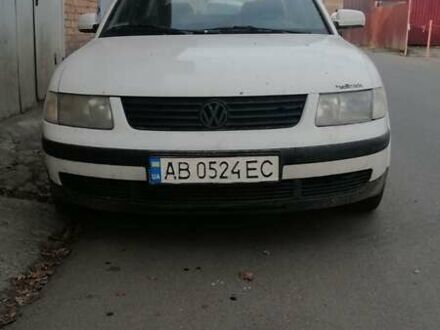 Фольксваген Пассат 1999 в Виннице на Automoto.ua Белый Фольксваген Пассат, объемом двигателя 1.9 л и пробегом 1 тыс. км за 2800 $, фото 1 на Automoto.ua