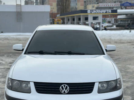 Белый Фольксваген Пассат, объемом двигателя 1.78 л и пробегом 360 тыс. км за 4000 $, фото 1 на Automoto.ua