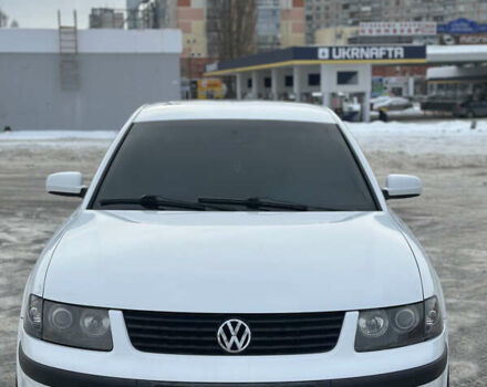 Белый Фольксваген Пассат, объемом двигателя 1.78 л и пробегом 360 тыс. км за 4000 $, фото 1 на Automoto.ua