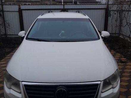 Фольксваген Пассат 2007 в Кагарлыке на Automoto.ua Белый Фольксваген Пассат, объемом двигателя 1.97 л и пробегом 350 тыс. км за 5635 $, фото 1 на Automoto.ua