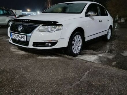Белый Фольксваген Пассат, объемом двигателя 2 л и пробегом 229 тыс. км за 5650 $, фото 1 на Automoto.ua
