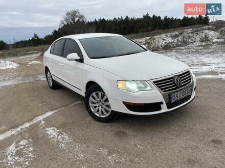 Белый Фольксваген Пассат, объемом двигателя 1.8 л и пробегом 192 тыс. км за 7700 $, фото 1 на Automoto.ua
