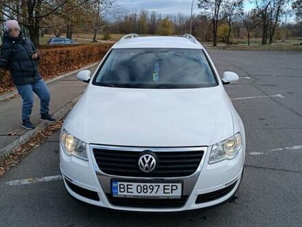 Фольксваген Пассат 2008 у Южноукраинске на Automoto.ua Білий Фольксваген Пассат, об'ємом двигуна 1.97 л та пробігом 205 тис. км за 7300 $, фото 1 на Automoto.ua