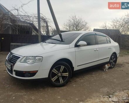 Білий Фольксваген Пассат, об'ємом двигуна 1.8 л та пробігом 140 тис. км за 6300 $, фото 1 на Automoto.ua