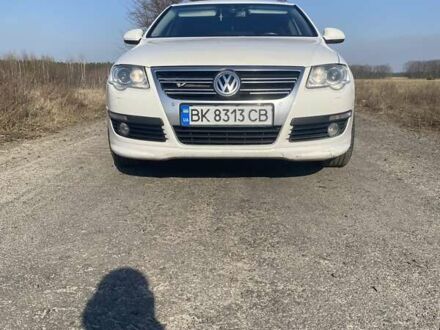 Фольксваген Пассат 2010 у Владимирце на Automoto.ua Білий Фольксваген Пассат, об'ємом двигуна 1.97 л та пробігом 314 тис. км за 7500 $, фото 1 на Automoto.ua