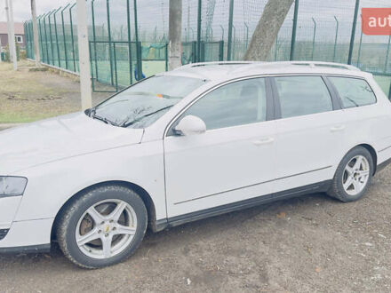 Фольксваген Пассат 2010 в Люботине на Automoto.ua Белый Фольксваген Пассат, объемом двигателя 1.97 л и пробегом 400 тыс. км за 6000 $, фото 1 на Automoto.ua