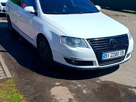 Фольксваген Пассат 2010 в Полтаве на Automoto.ua Белый Фольксваген Пассат, объемом двигателя 1.4 л и пробегом 231 тыс. км за 5700 $, фото 1 на Automoto.ua