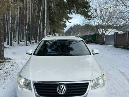 Білий Фольксваген Пассат, об'ємом двигуна 1.6 л та пробігом 285 тис. км за 6999 $, фото 1 на Automoto.ua