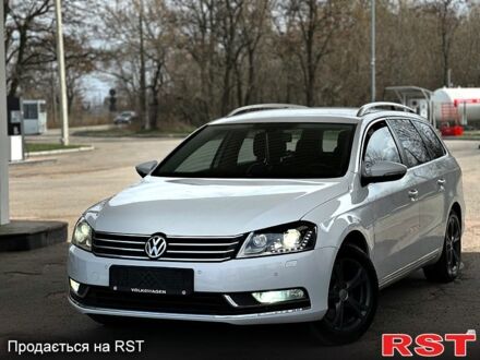Фольксваген Пассат 2011 в Днепре (Днепропетровске) на Automoto.ua Белый Фольксваген Пассат, объемом двигателя 1.4 л и пробегом 280 тыс. км за 7700 $, фото 1 на Automoto.ua