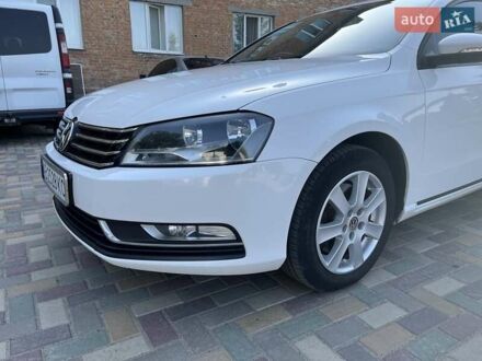 Білий Фольксваген Пассат, об'ємом двигуна 1.6 л та пробігом 280 тис. км за 9999 $, фото 1 на Automoto.ua