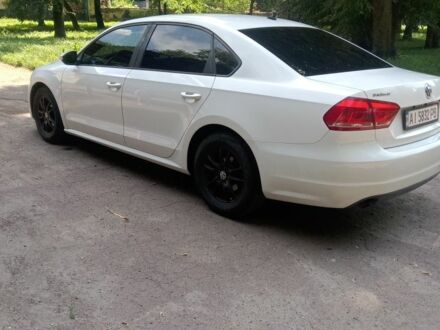 Белый Фольксваген Пассат, объемом двигателя 2.5 л и пробегом 300 тыс. км за 9443 $, фото 1 на Automoto.ua