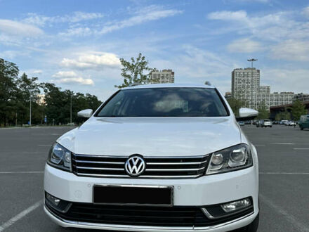 Белый Фольксваген Пассат, объемом двигателя 1.97 л и пробегом 272 тыс. км за 10900 $, фото 1 на Automoto.ua