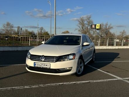 Білий Фольксваген Пассат, об'ємом двигуна 2.5 л та пробігом 240 тис. км за 8500 $, фото 1 на Automoto.ua