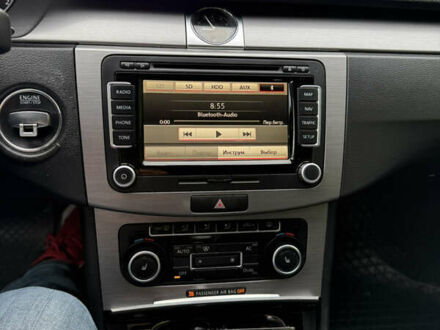 Фольксваген Пассат 2011 в Херсоне на Automoto.ua Белый Фольксваген Пассат, объемом двигателя 1.97 л и пробегом 234 тыс. км за 10800 $, фото 1 на Automoto.ua
